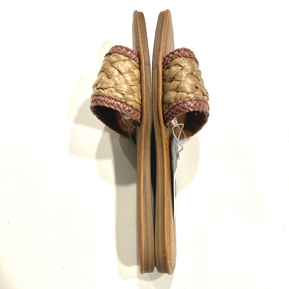 Universal Thread Flats - Picture 5 of 7